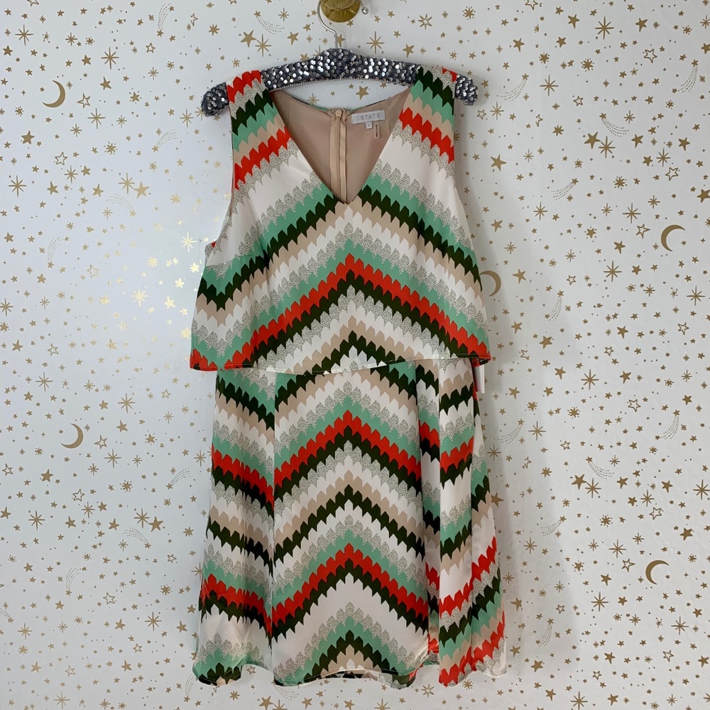 1.STATE | Sleeveless Chevron Print Dress - Picture 3 of 8
